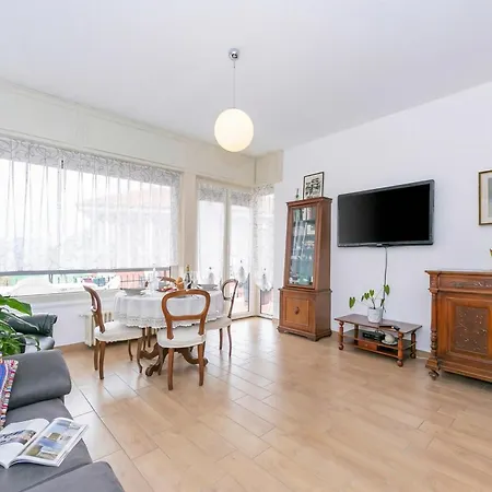 Apartman Residenza La Terrazza Di Dante: 2Br Apartment With Sunny Terrace - Happy Rentals *